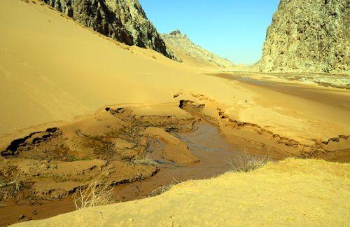 渡阴山,探寻神秘古道的传奇之旅  第2张