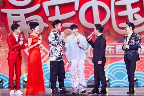 维多利亚春妮回家过年100招,跨越千里的回家路，100名学子共迎新春团圆